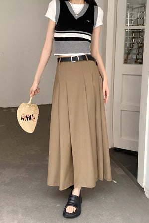 Pleated Suit Skirt w/ Belt