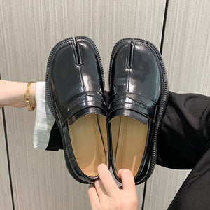 MM6 Tabi County Loafers